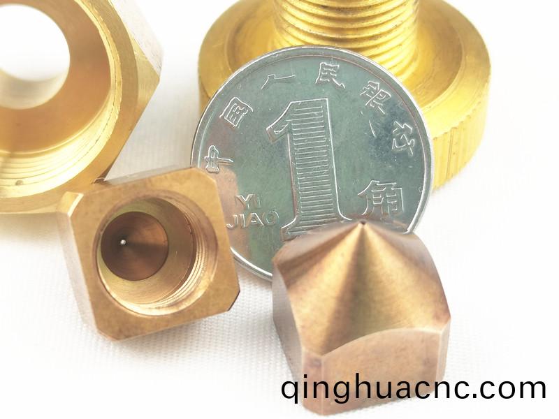 陶瓷吸嘴(zui)，鎢(wu)鋼吸(xi)嘴，定(ding)製吸(xi)嘴，得(de)人精(jing)工(gong)定製(zhi)加工吸(xi)嘴(zui)，微(wei)孔(kong)吸嘴(zui)
