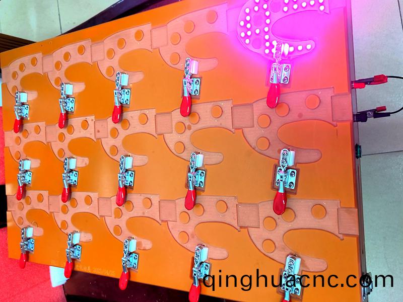得(de)人(ren)精(jing)工老(lao)化治具，LED老(lao)化(hua)治(zhi)具，電池老化治(zhi)具